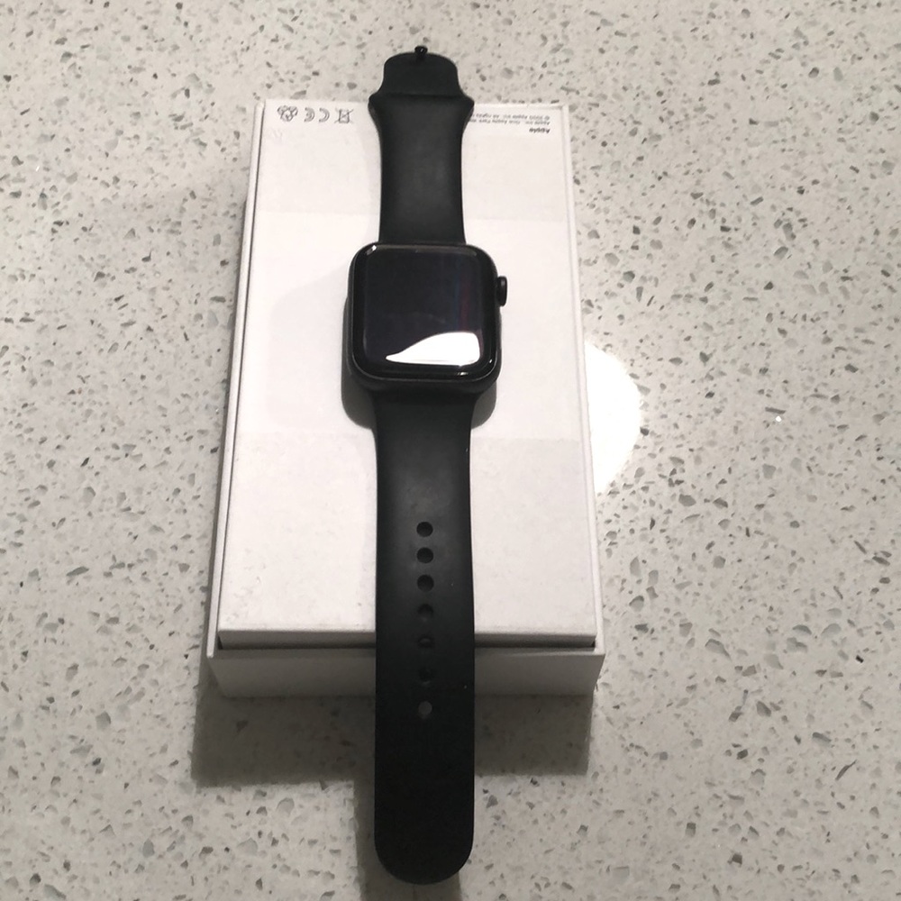 ‼️SOLD‼️Apple Watch SE 44mm Aluminum Space Gray